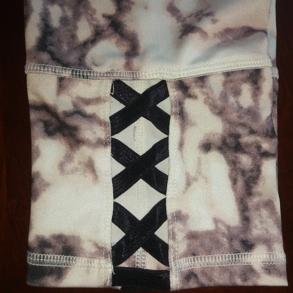 CHARLOTTE RUSSE ACTIVE LEGGINGS - Picture 3 of 8